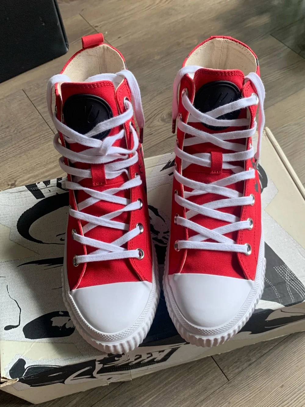 McQ Alexander McQueen Red Swallow High Top Sneaker Unisex 38 8 Womens